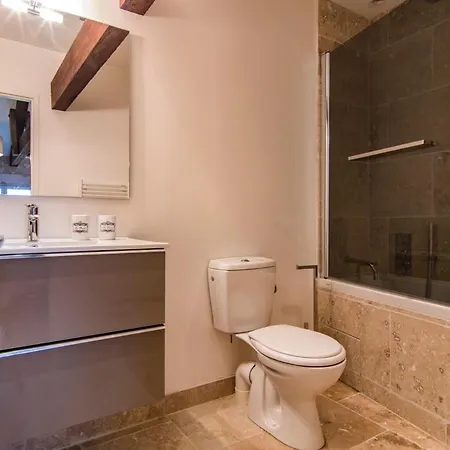 Sleeps 22 Pool Air Con Wifi Agnac