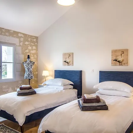 Sleeps 22 Pool Air Con Wifi *